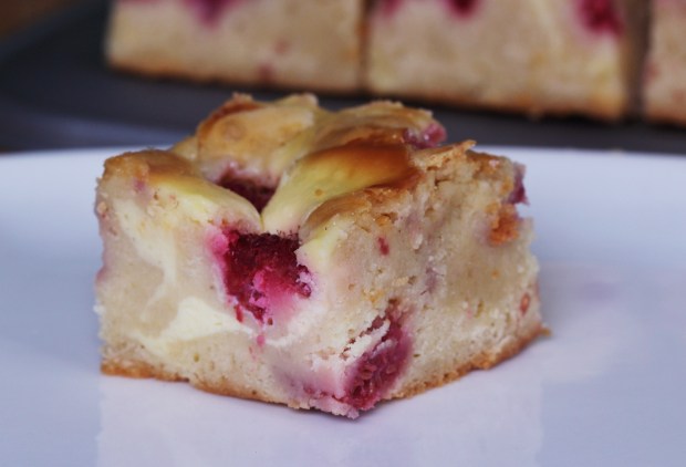 raspberry cream cheese blondie