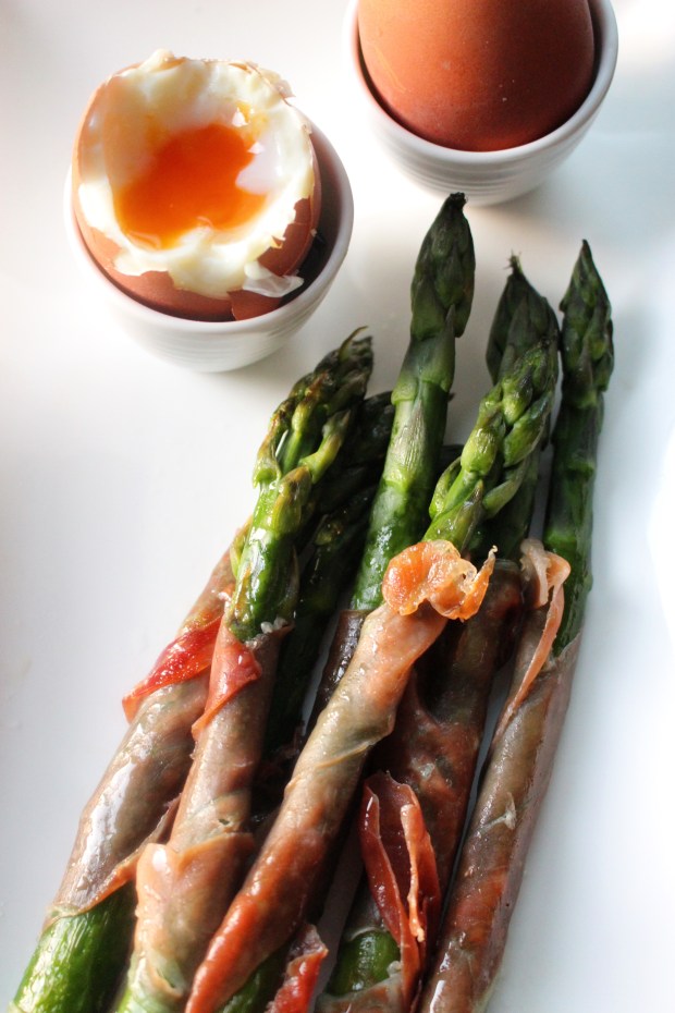 boiled eggs, asparagus and parma ham