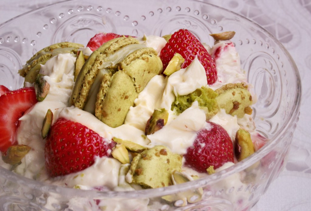 strawberry pistachio macaron mess